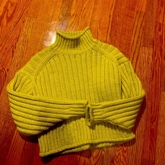 Mustard-yellow crop sweater - Picture 1 of 3
